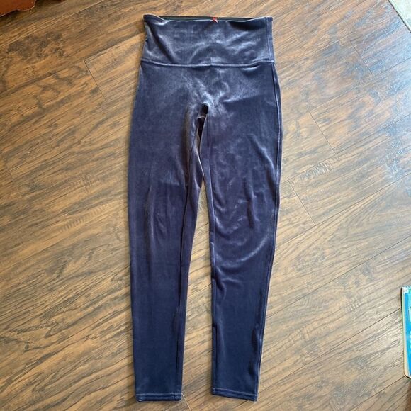 SPANX Velvet Leggings in Lapis Night - Size Large - Picture 5 of 12